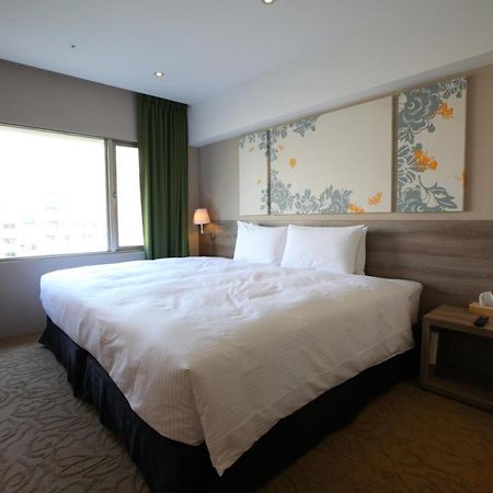 Aeris International Hotel Taichung Exterior photo